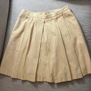 Club Monaco Yellow Pleated Mini Skirt size 2 with Pockets and back zip closure